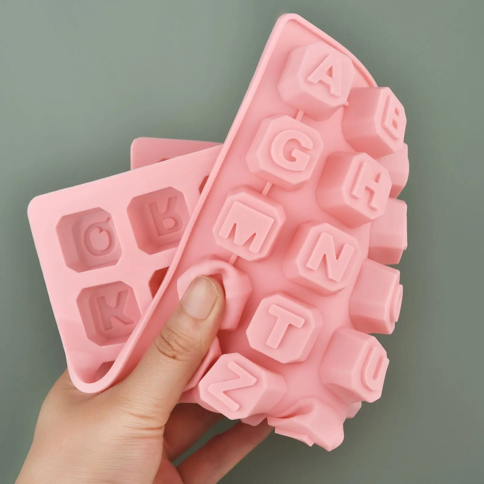 48 文字英語アルファベット文字シリコーン型石鹸型ケーキカッ - Soap Making Designs のレビューと価格
